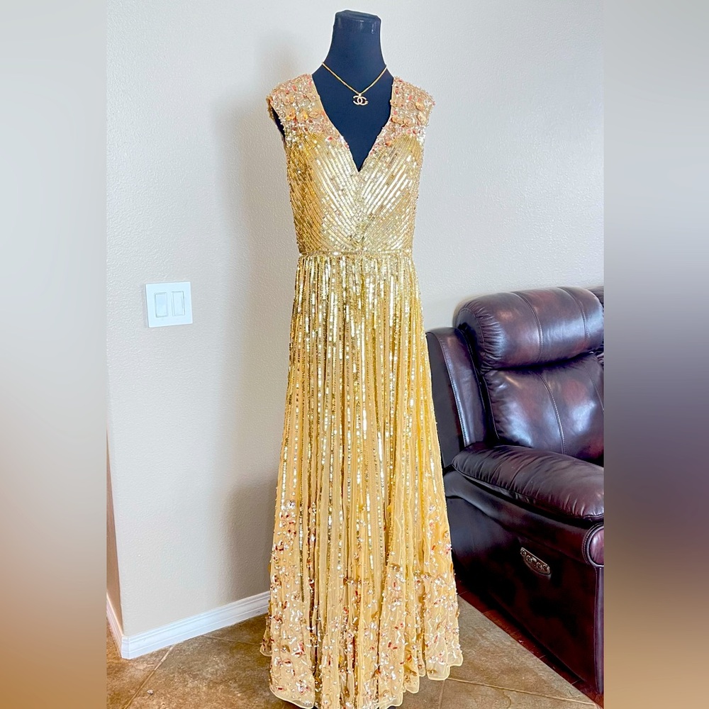 Long sequins gown Champagne